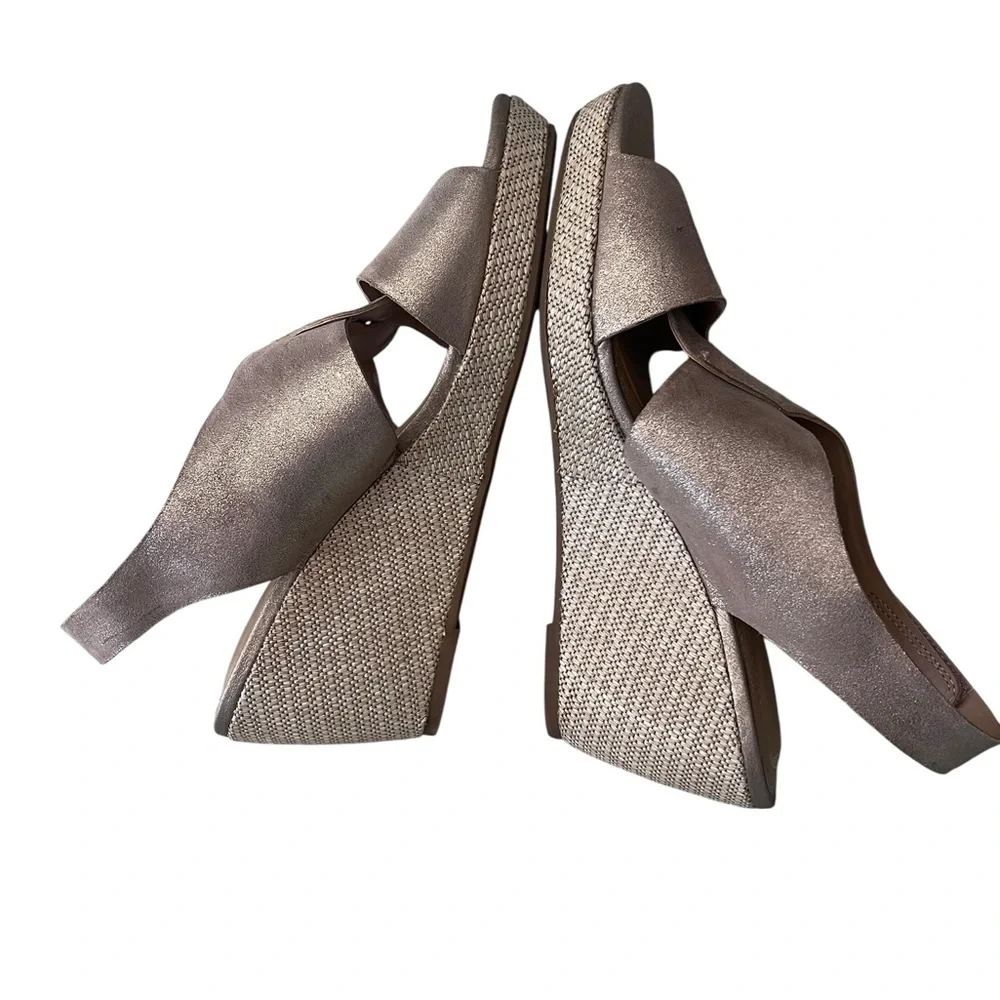 Hush Puppies Bronze Metallic Wedge Sandals 9.5